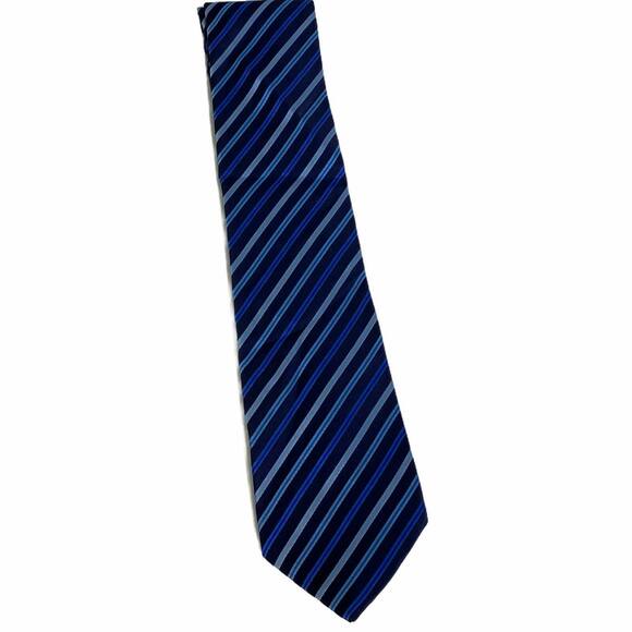 BCBG Attitude Men's Tie Hand Sewn 100% Imported Silk Blue Striped One Size NWT - Picture 1 of 6